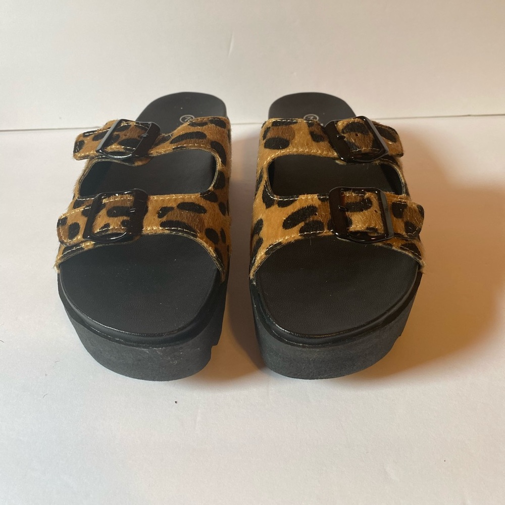 Rouge Leopard Platform Slides